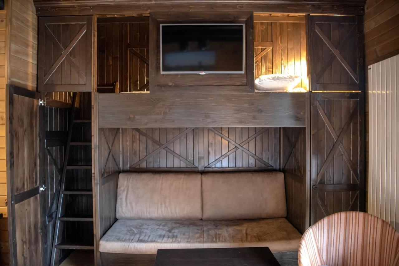 Maggie'S Ranch Otel Rîşnov Dış mekan fotoğraf