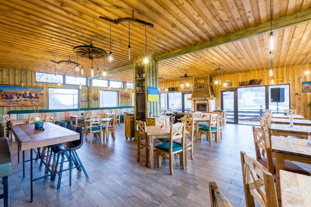 Maggie'S Ranch Otel Rîşnov Dış mekan fotoğraf