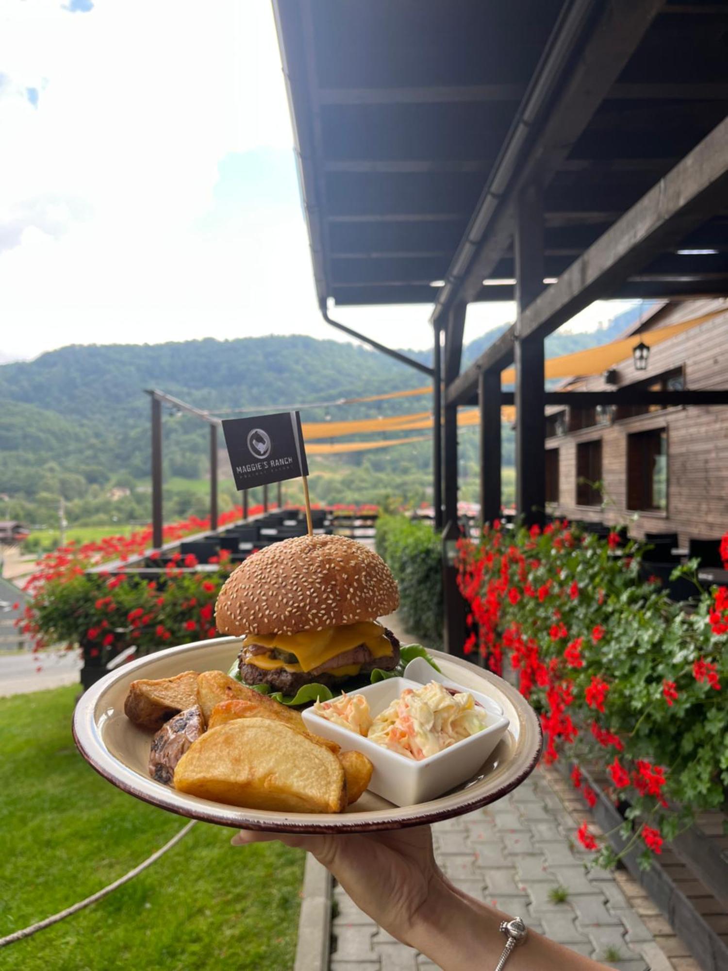 Maggie'S Ranch Otel Rîşnov Dış mekan fotoğraf