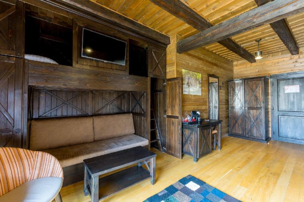Maggie'S Ranch Otel Rîşnov Dış mekan fotoğraf