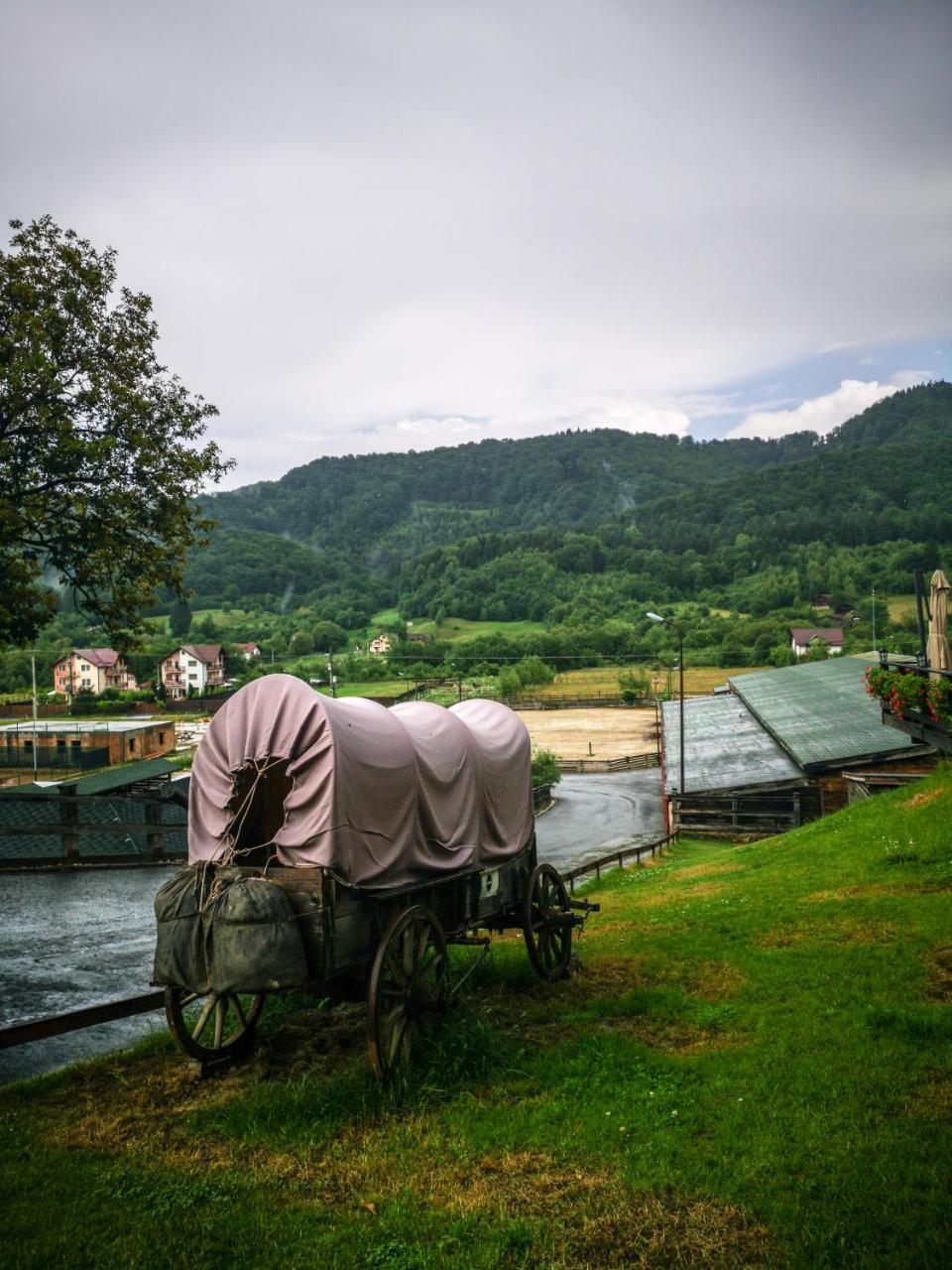 Maggie'S Ranch Otel Rîşnov Dış mekan fotoğraf